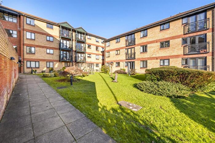2 Bedroom Retirement Property For Sale In Tongdean Lane, Withdean, Brighton, BN1