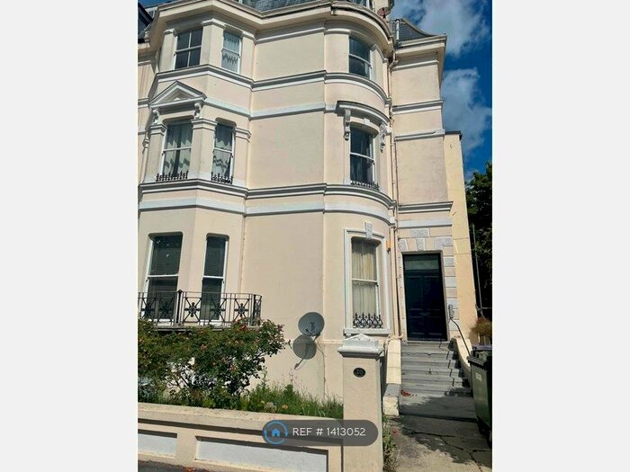 2 Bedroom Flat To Rent In Clifton Crescent, Folkestone, CT20