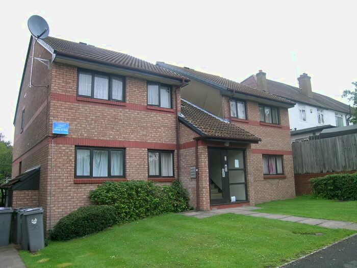 2 Bedroom Flat To Rent In Viewfield Close, Harrow HA3