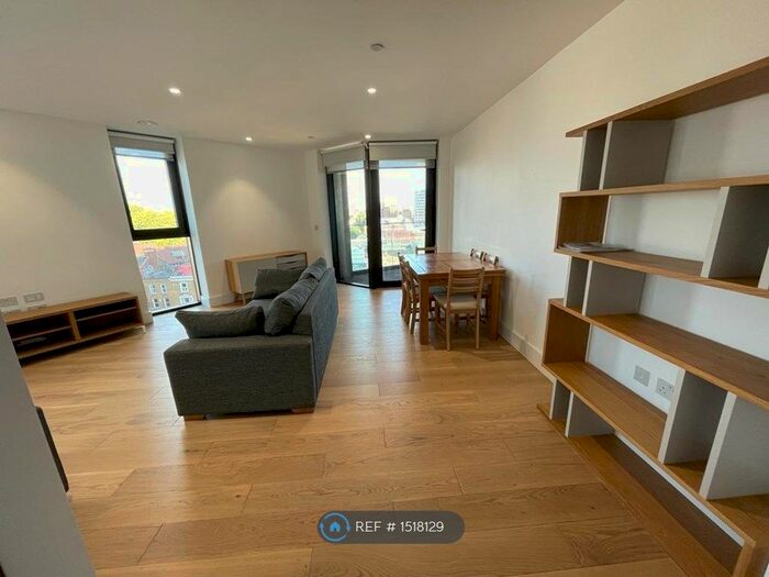 3 Bedroom Flat To Rent In Kingsland High St, London, E8