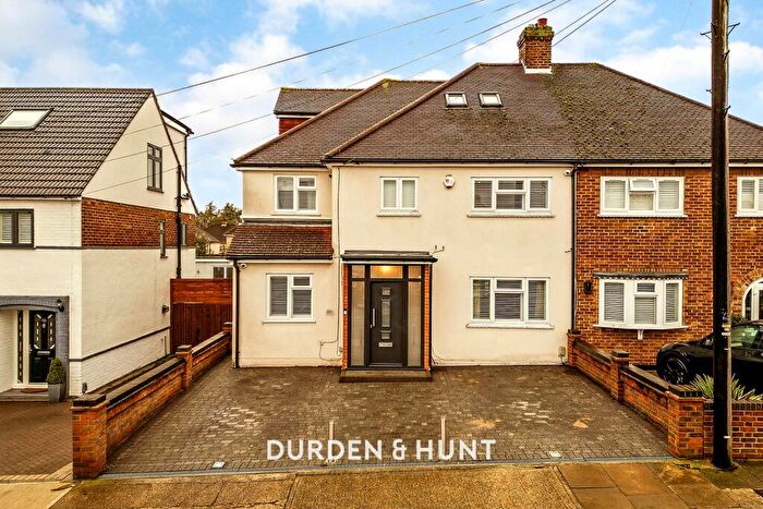 6 Bedroom Semi Detached House For Sale In Doncaster Way, Upminster, RM14