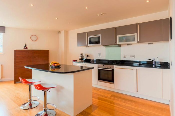 2 Bedroom Apartment To Rent In Watermans Place, Leeds, LS1