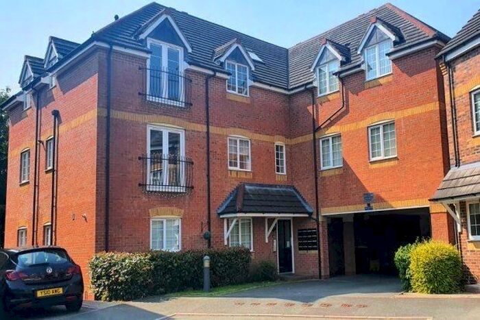 2 Bedroom Flat To Rent In Birchfield Close, Tamworth, B77