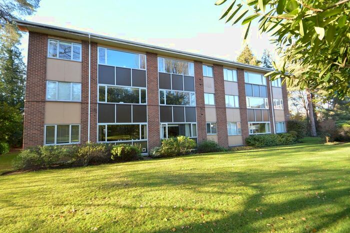 1 Bedroom Flat To Rent In Brockley Combe, Weybridge, KT13