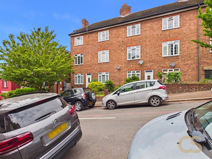 2 Bedroom Flat For Sale In Risborough Court, Muswell Hill, London, Greater London, N10