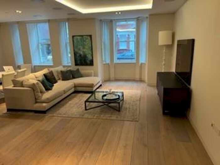 2 Bedroom Flat To Rent In Pearson Square, Fitzrovia, London, W1T
