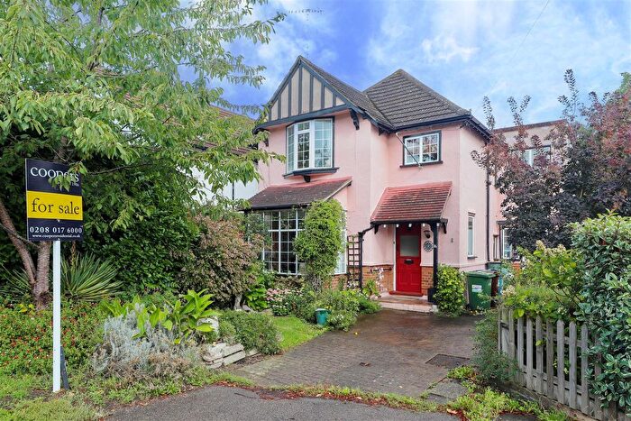 4 Bedroom Property For Sale In Cannon Lane, Pinner, HA5