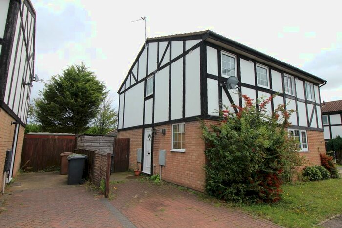 2 Bedroom Terraced House To Rent In Beanley Close, Luton, LU2