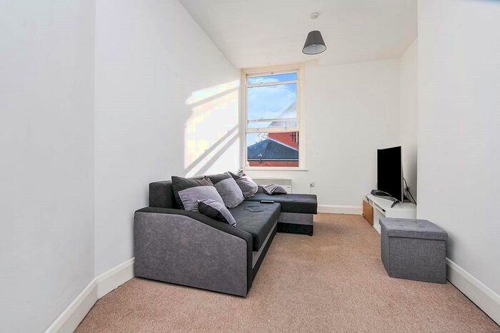 1 Bedroom Flat To Rent In Widmore Road, Bromley BR1