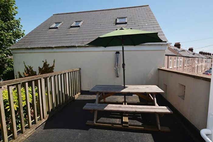 6 Bedroom Flat To Rent In Harriet Street, Cathays, CF24