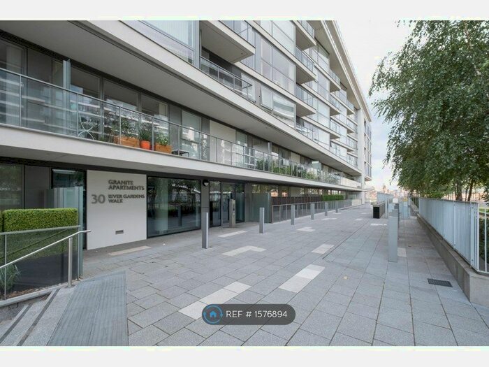 2 Bedroom Flat To Rent In River Gardens Walk, London, SE10