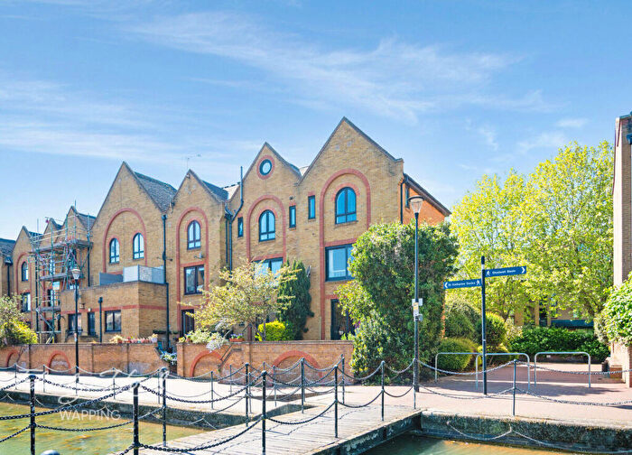 4 Bedroom Town House For Sale In Kennet Street, London, E1W