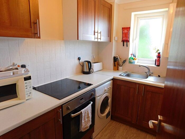 2 Bedroom Flat To Rent In Maldon Road, Wallington, SM6