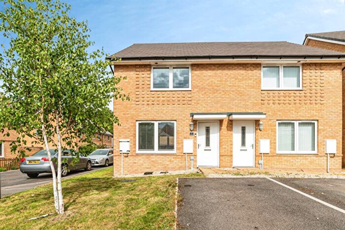 2 Bedroom Semi-Detached House For Sale In Graphite Close, Basingstoke, RG24