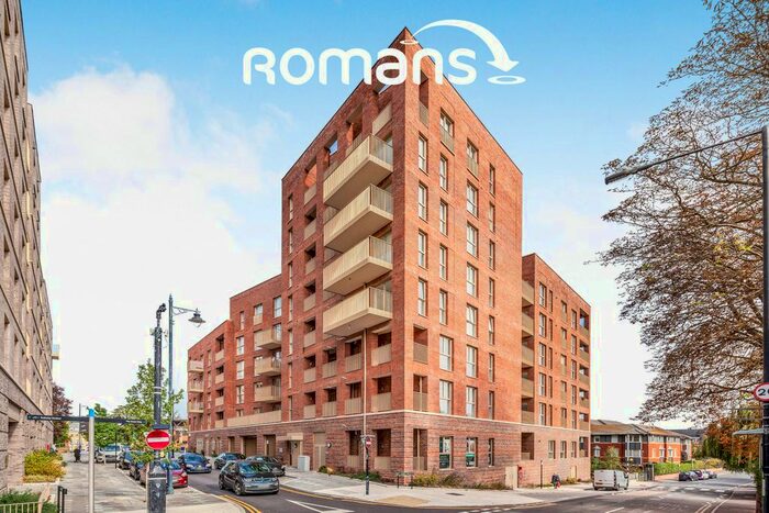 2 Bedroom Flat To Rent In St. Ives Road, Maidenhead, SL6