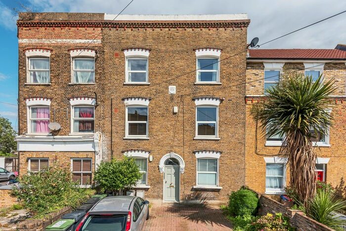 2 Bedroom Flat To Rent In Kent House Road, London, SE26