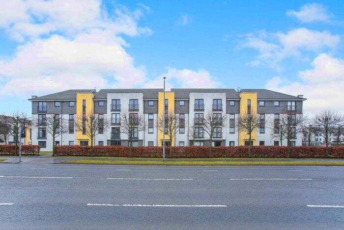 3 Bedroom Flat To Rent In Kenley Road, Renfrew, PA4