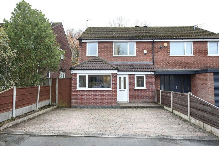 3 Bedroom Semi Detached House For Sale In Meltham Close, Heaton Mersey, Stockport, SK4