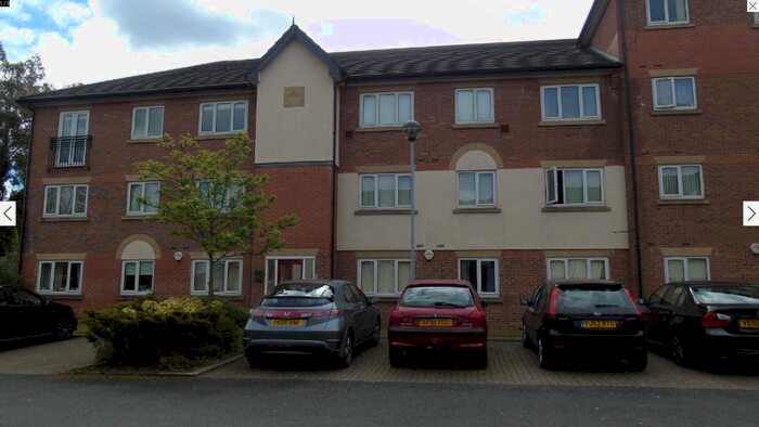2 Bedroom Flat To Rent In Victoria Court, Victoria Lane, Whitefield, M45