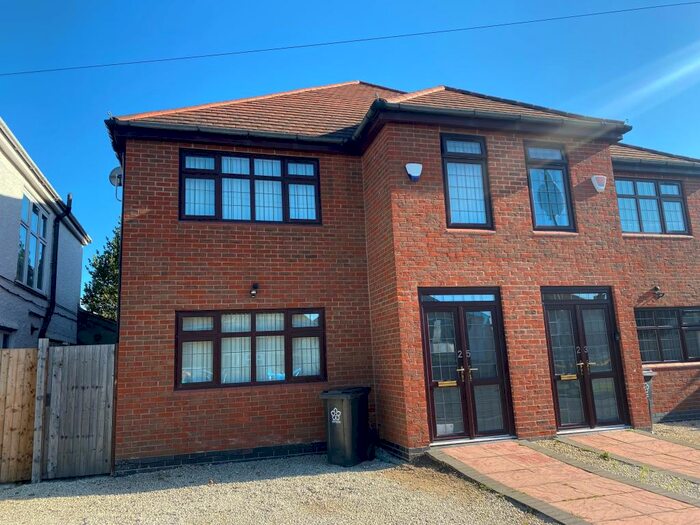 5 Bedroom Semi-Detached House To Rent In Wakerley Road, Leicester, LE5