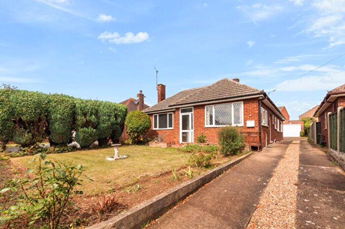 3 Bedroom Bungalow For Sale In Earlsgate, Winterton, North Lincolnshire, DN15