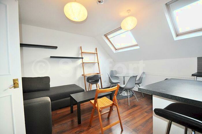 1 Bedroom Apartment To Rent In Holloway Road, London, N19
