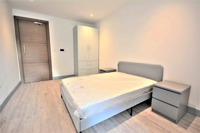 Studio To Rent In Colindale Avenue, London, NW9