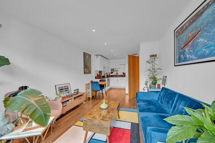 1 Bedroom Apartment For Sale In East Carriage House, Royal Carriage Mews, Woolwich Arsenal, London, SE18