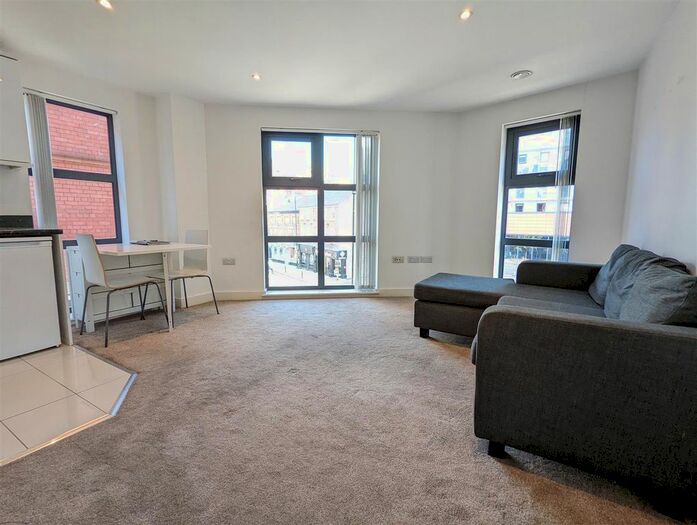 2 Bedroom Flat To Rent In Caxton House, Caxton Street, Salford, M3