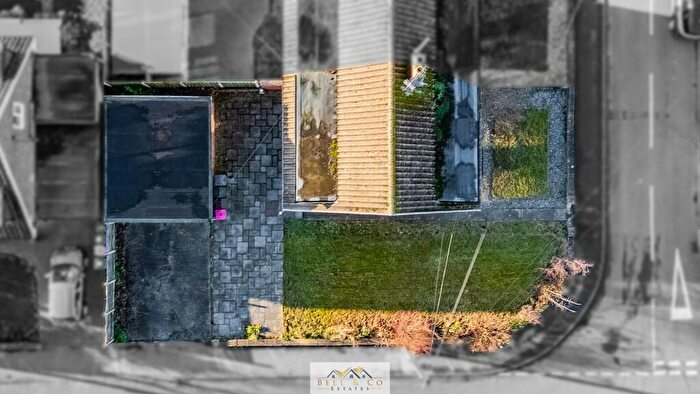 3 Bedroom Semi-Detached House For Sale In Casson Drive, Harthill, Sheffield, S26