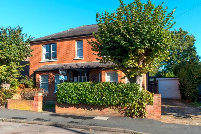 4 Bedroom Detached House To Rent In Cambridge Road, Walton-On-Thames, KT12