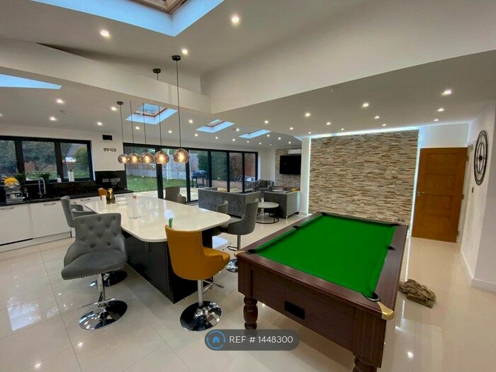 4 Bedroom Detached House To Rent In Ewhurst Avenue, South Croydon, CR2