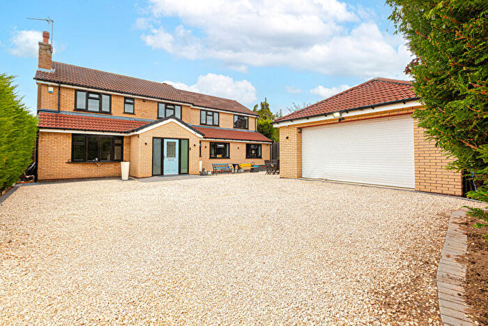6 Bedroom Detached House For Sale In Fishponds Close, Glenfield, LE3