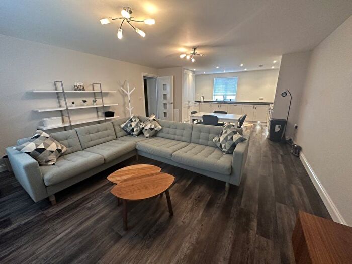 2 Bedroom Flat To Rent In Lushington Lane, Eastbourne, BN21