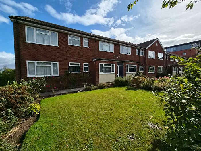 2 Bedroom Flat For Sale In Holbeck Hill, Scarborough, YO11