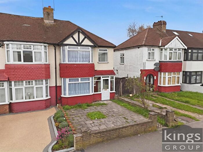 3 Bedroom End Of Terrace House For Sale In Great Cambridge Road, Enfield, EN1
