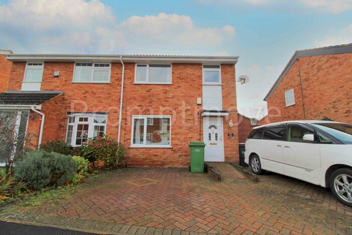 3 Bedroom Property To Rent In Ventnor Gardens, Luton, LU3