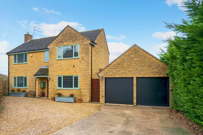 4 Bedroom Detached House For Sale In Norris Acre, Hinton In The Hedges, NN13