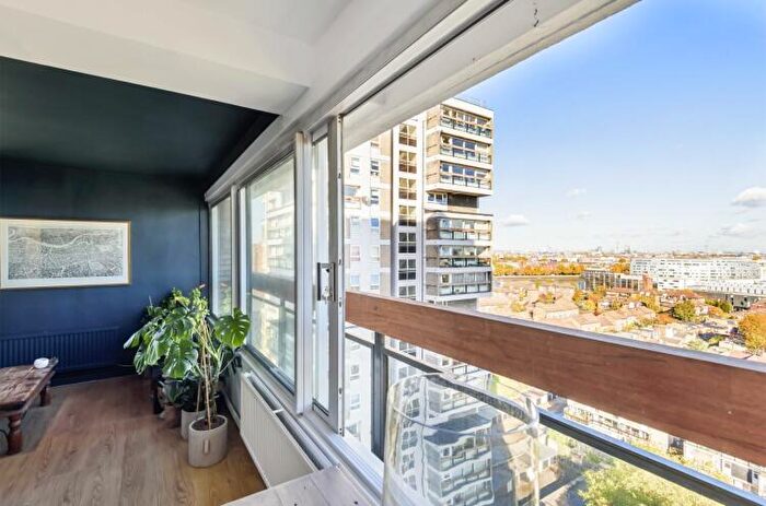 2 Bedroom Flat To Rent In Battersea Church Road London, SW11