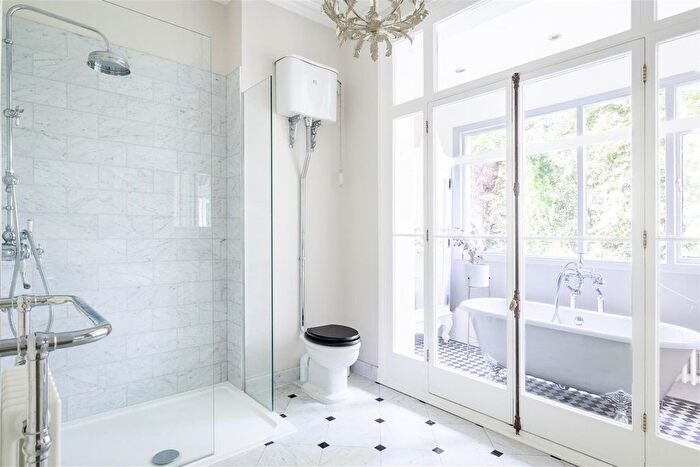 1 Bedroom Flat For Sale In Holland Road, Holland Park, W14