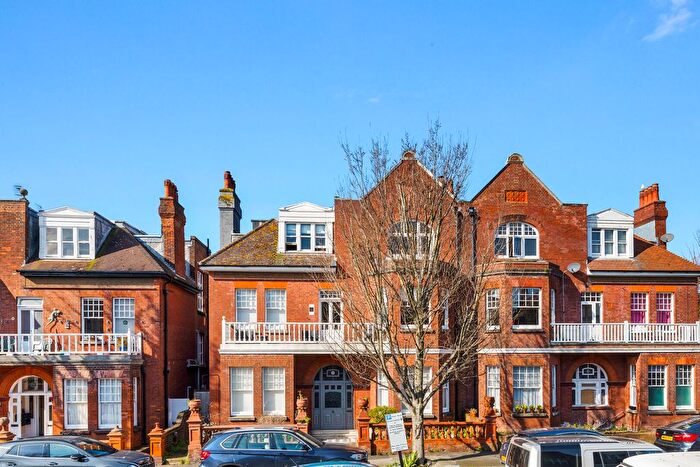 2 Bedroom Flat For Sale In Palmeira Avenue, Hove, BN3