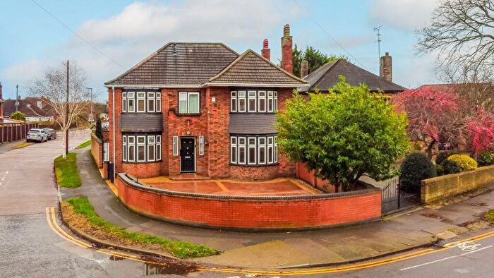 5 Bedroom Detached House For Sale In Dogsthorpe Road, Peterborough, PE1