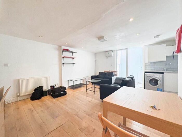 2 Bedroom Apartment To Rent In Murray Street, London, NW1