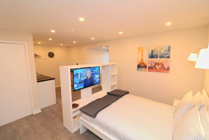 1 Bedroom Studio To Rent In Hanworth Road, Hounslow, TW3