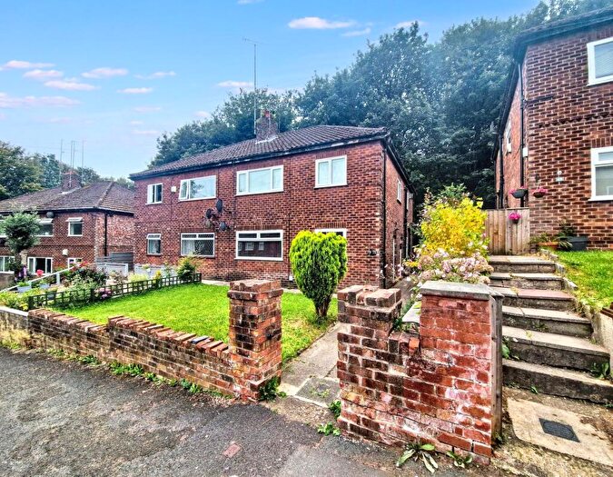 2 Bedroom Flat To Rent In Mountside Crescent, Prestwich, M25