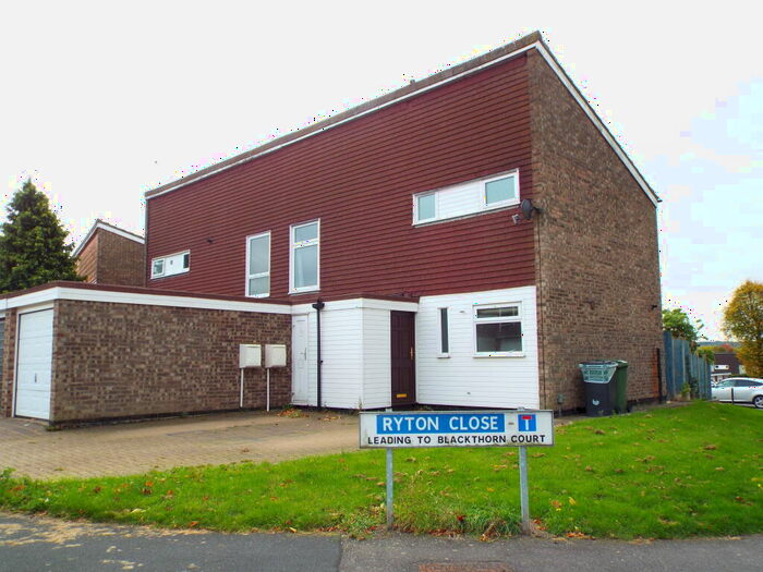 3 Bedroom House To Rent In Ryton Close, Redditch, B98