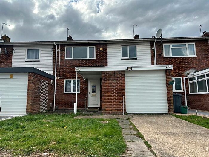 4 Bedroom Terraced House To Rent In Woodcote Drive, Crofton, BR6