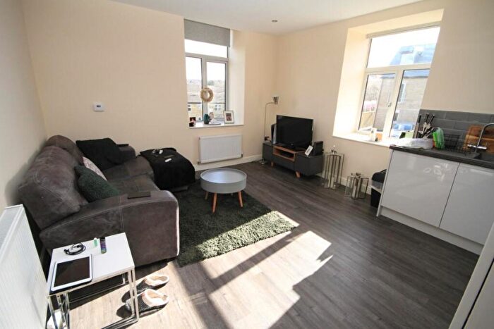 1 Bedroom Apartment To Rent In High Street, Idle, Bradford, BD10