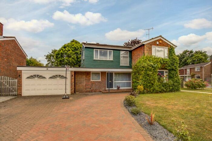 4 Bedroom Detached House To Rent In Hoe Meadow Beaconsfield, HP9