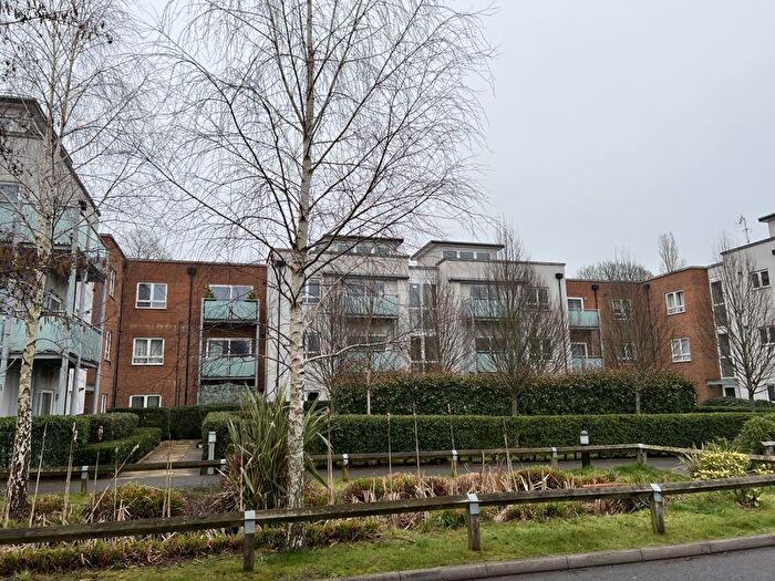 1 Bedroom Flat To Rent In Modern Apartment With Balcony, RH1